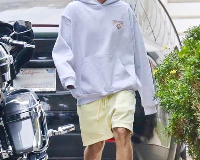 Вещь дня где купить тапки точь-в-точь как Yeezy за 15 тысячи рублей