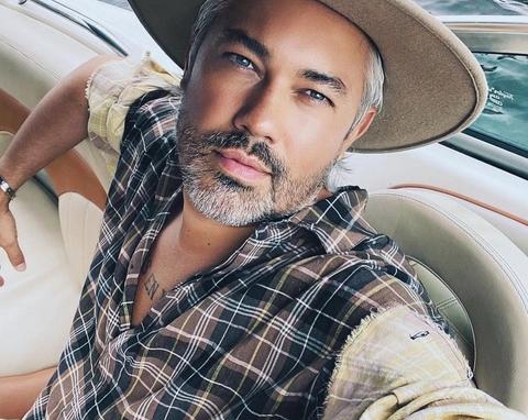 Шорты-махрушки и ментоловый жакет Рогов показал что точно можно купить на распродаже